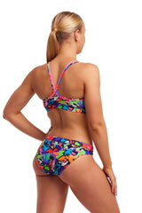 SHARP EDGES SPORTS BRIEF FUNKITA