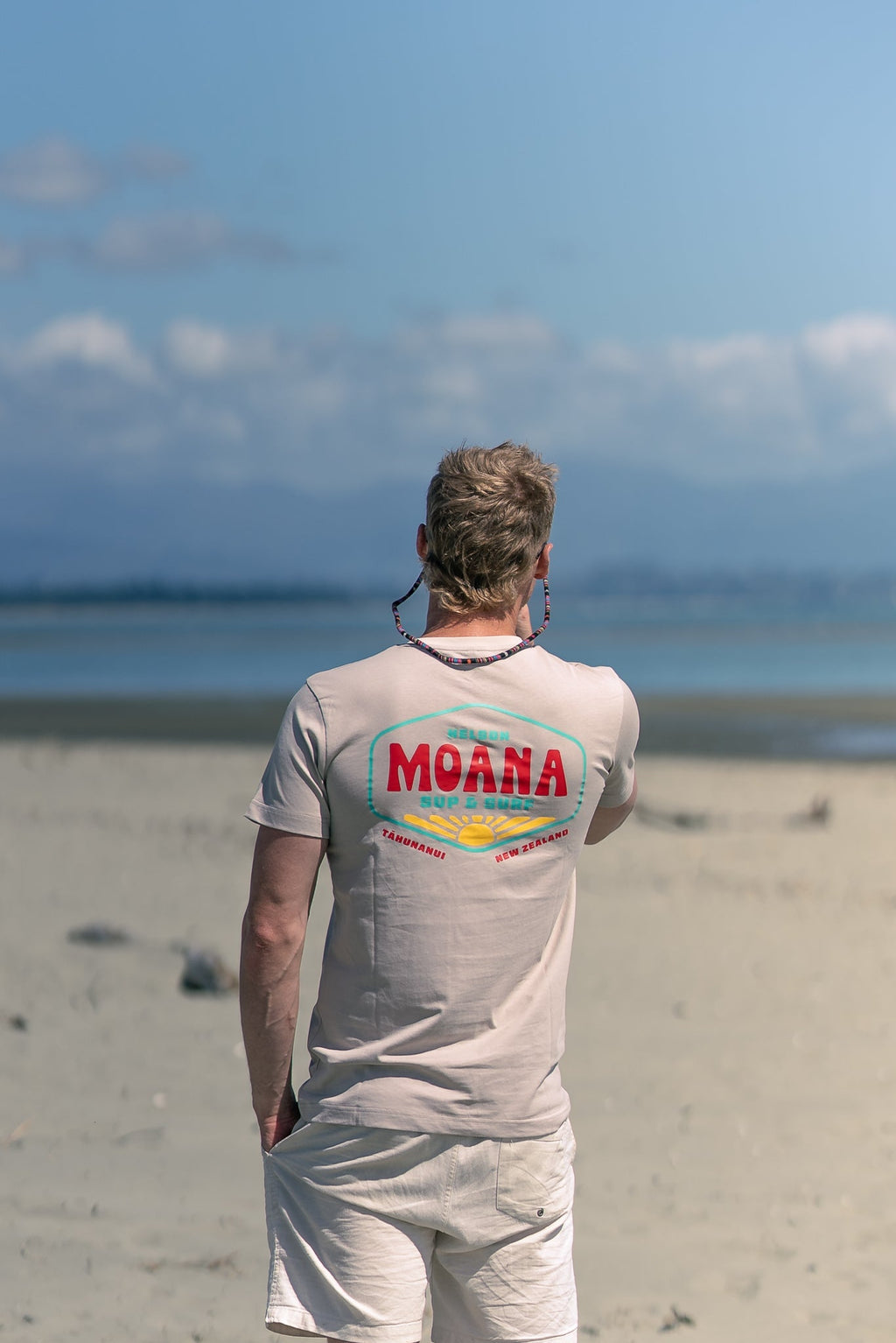 MOANA MENS BADGE TEE